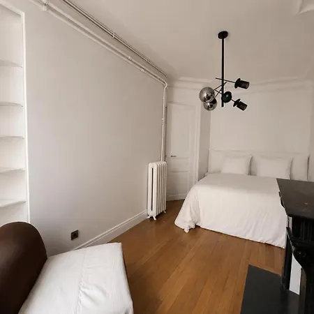 1bdr Near Arc De Triomphe Apartment *