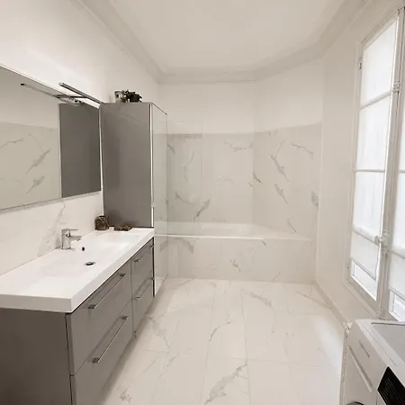 1bdr Near Arc De Triomphe Apartment