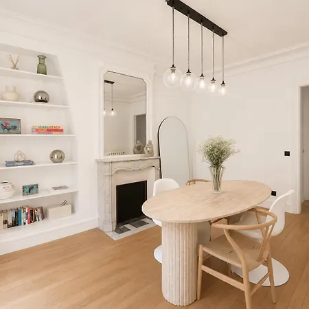 1bdr Near Arc De Triomphe Apartment Paris